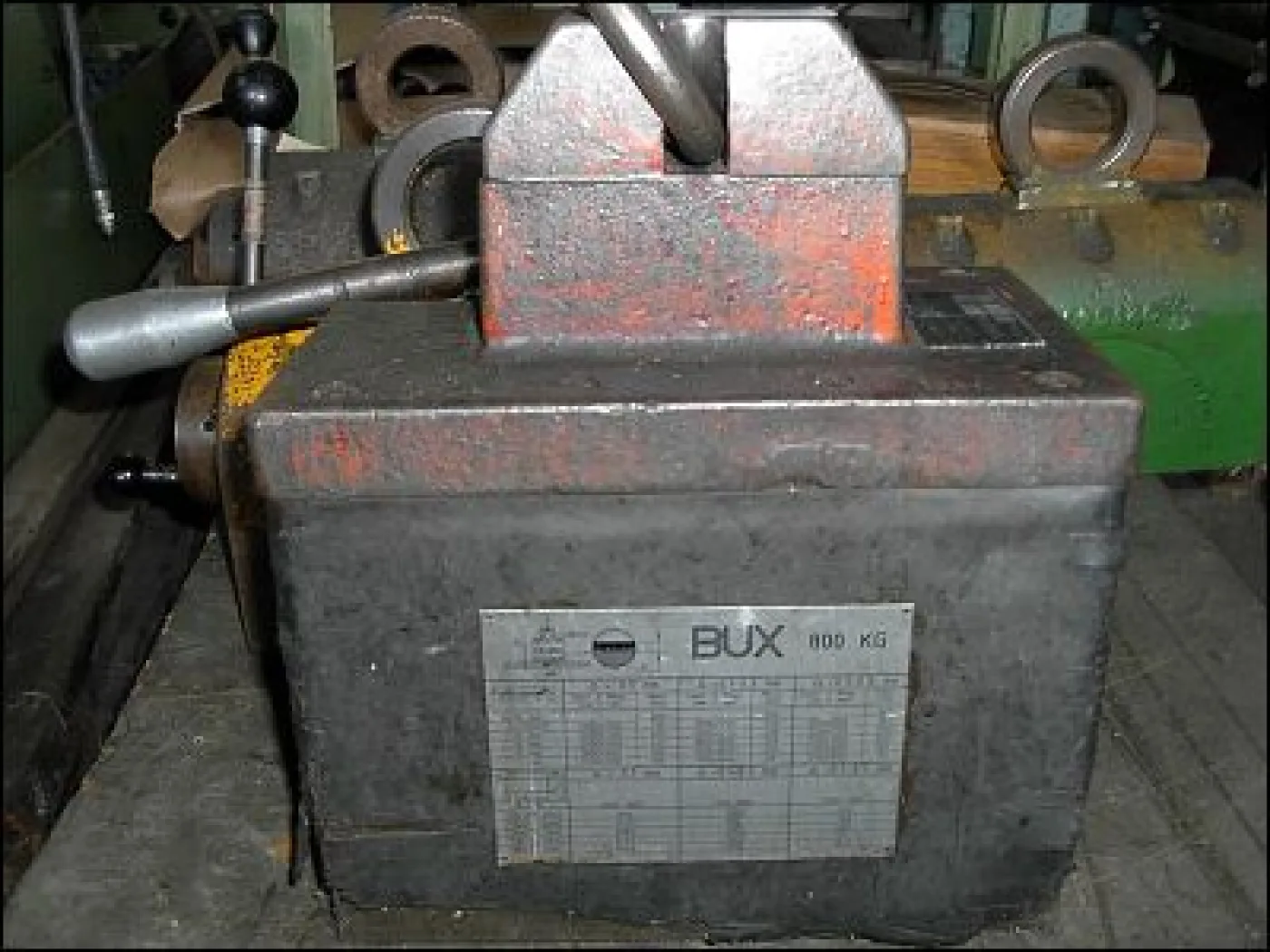 800 kg BUX - 1