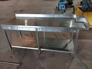 Mesa de inox 2X0,7 metros