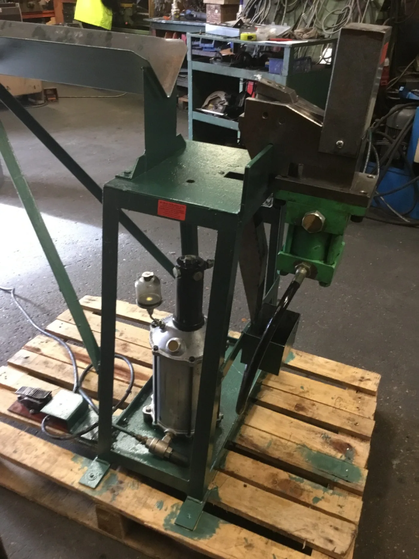 Duct Slip Joint Pneumatic Corner Notcher 50mm - WNS - W. Neal Services Ltd - 6