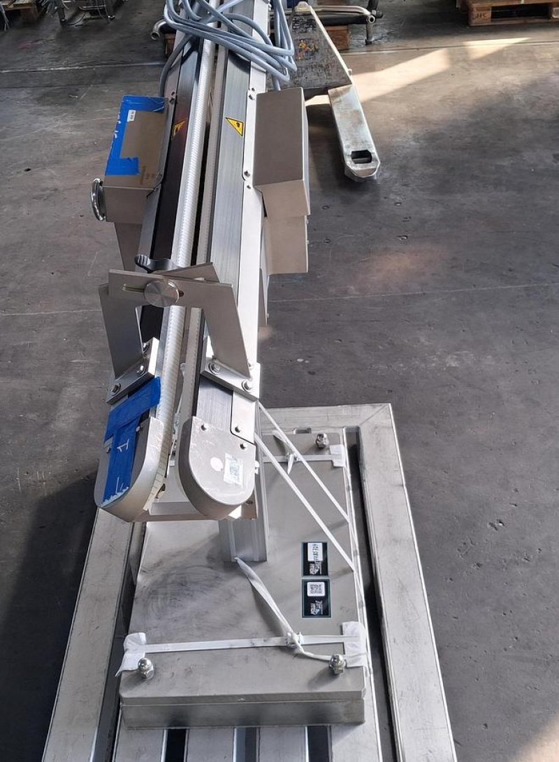 INOVA STS 1500 Zuführ- und Transportsystem