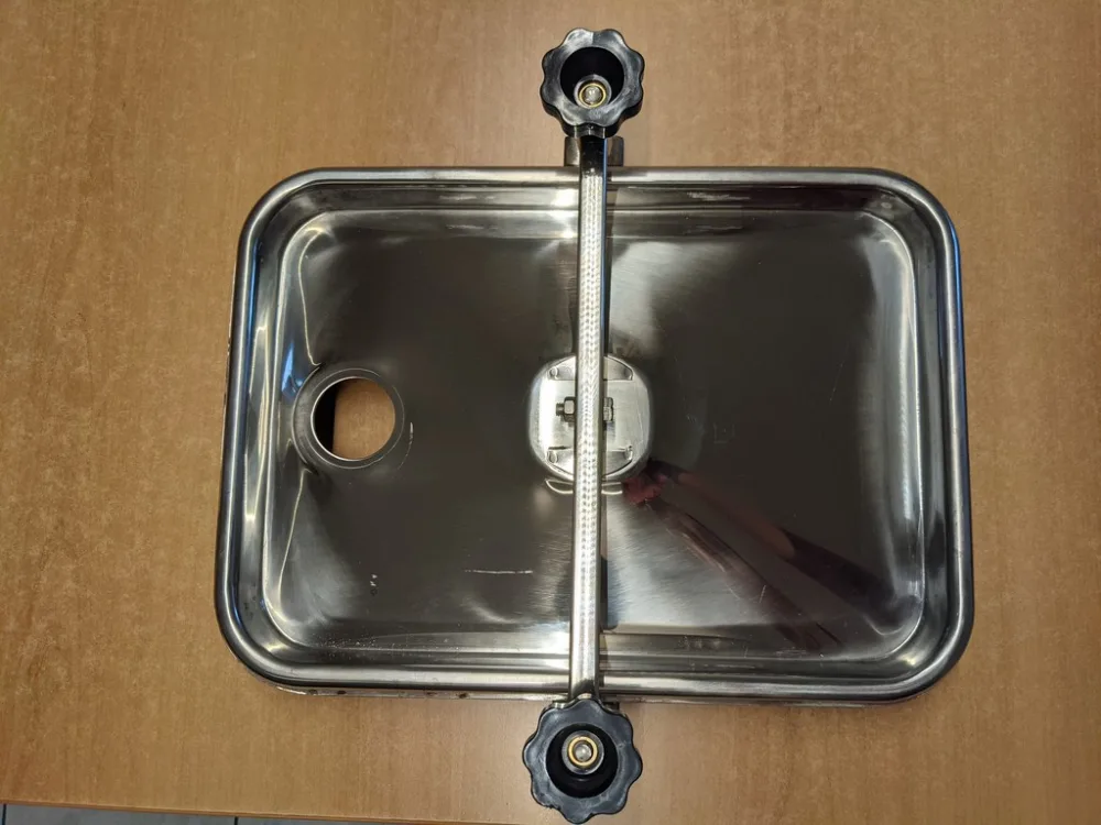 SERIES OF UPPER MANHOLES IN STAINLESS STEEL FOR CONCRETE, NEW EQUIPMENT