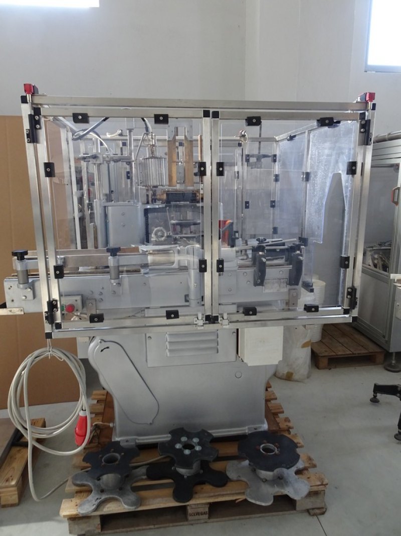 GLUE AND VANE LABELLING MACHINE CAVAGNINO E GATTI, MODEL CG61/D, SECOND-HAND MACHINE