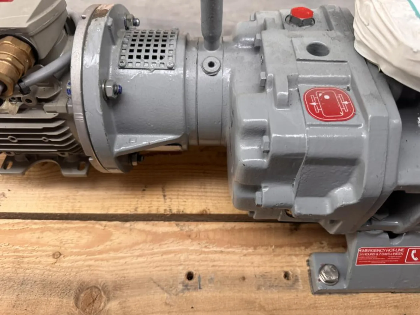 SIEMENS industrial oil-lubricated vacuum pump - 6
