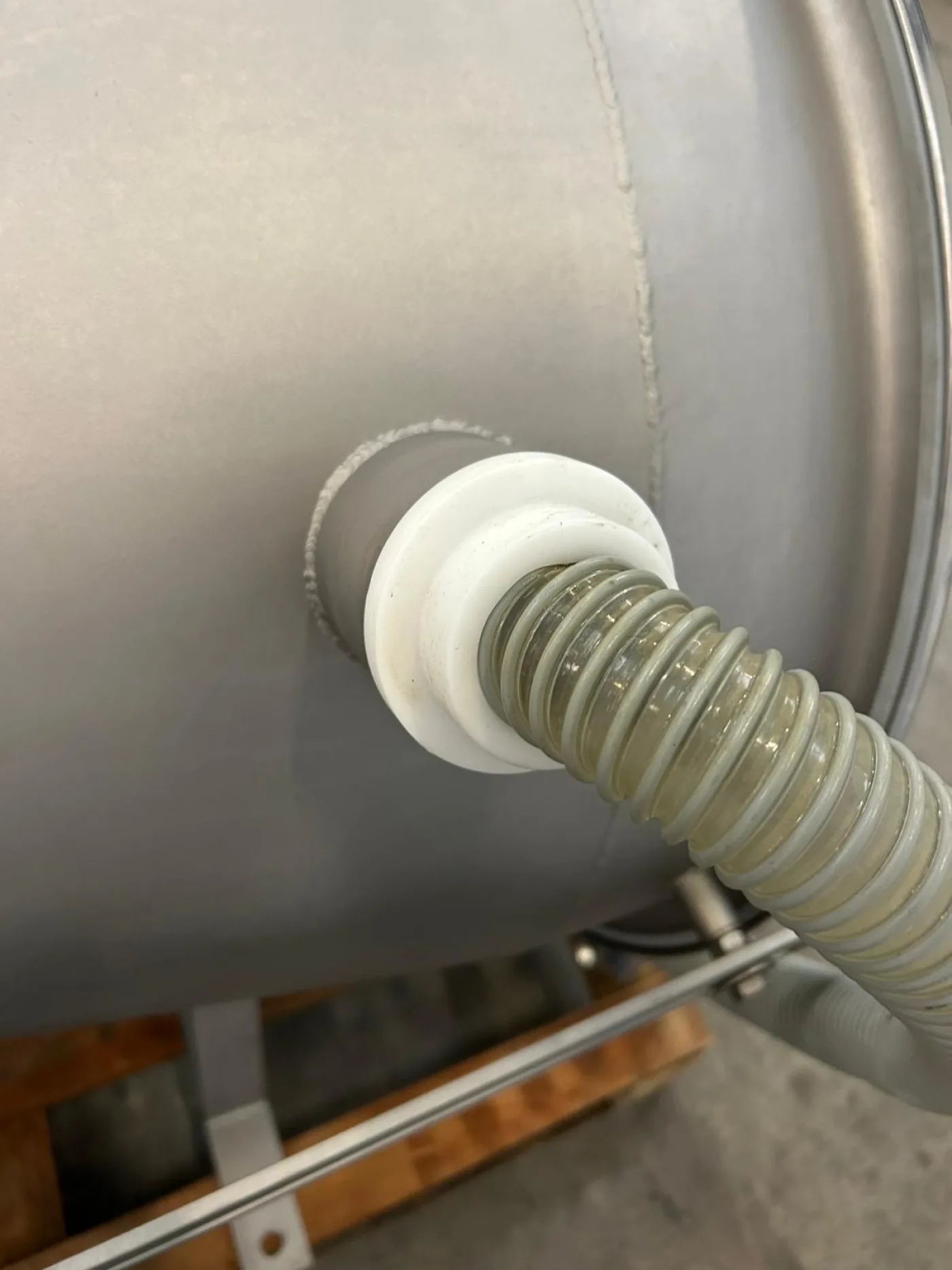 Vacuum system with pump - 2