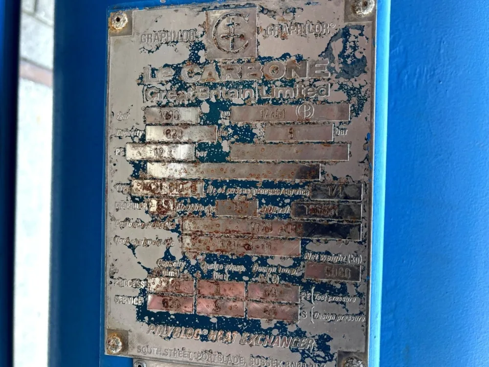 Le Carbone-Lorraine NCH 61OG ± 80 m² - Shell and tube heat exchanger