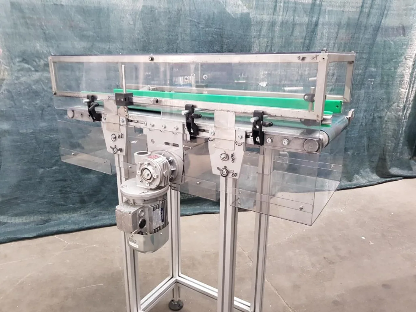 NASTRO A TAPPETO MOTORIZZATO CON VARIATORE DI VELOCITÀ - 2