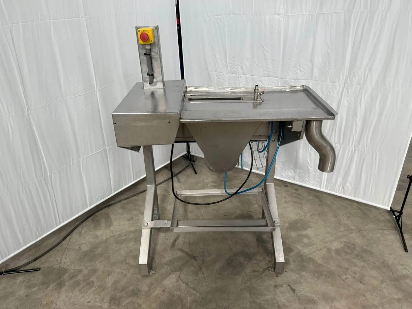 Gizzard peeling table - 1