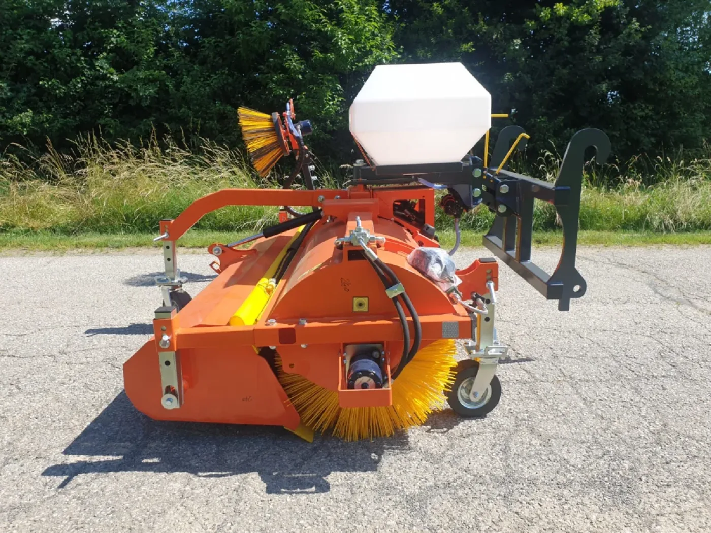 Kehrmaschine KEH 2,4 m mit JCB Q-FIT - 6