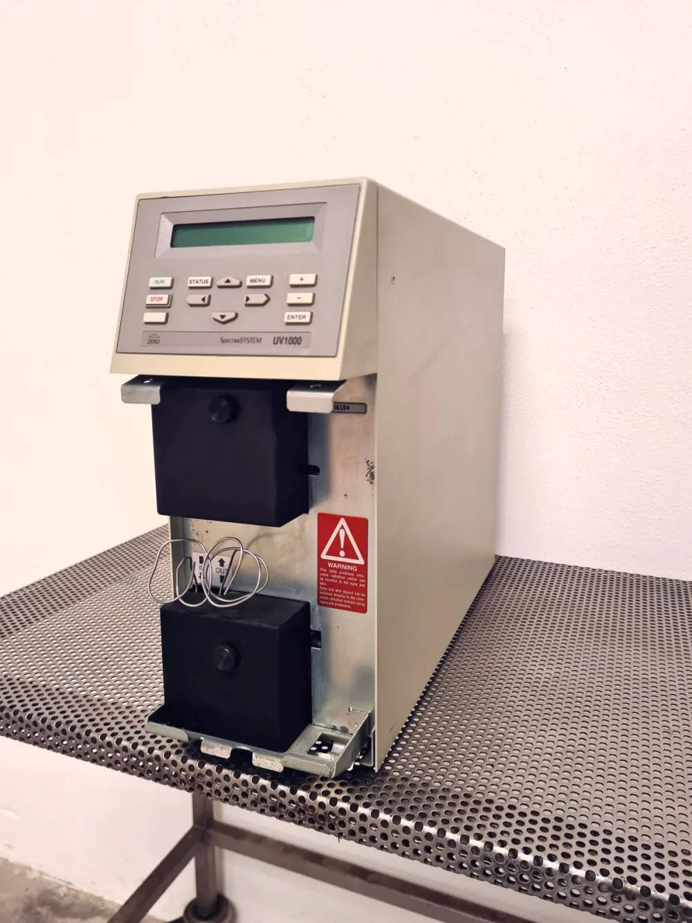 RIVELATORE UV PER HPLC – THERMO SEPARATION PRODUCTS – MOD. SPECTRASYSTEM UV1000
