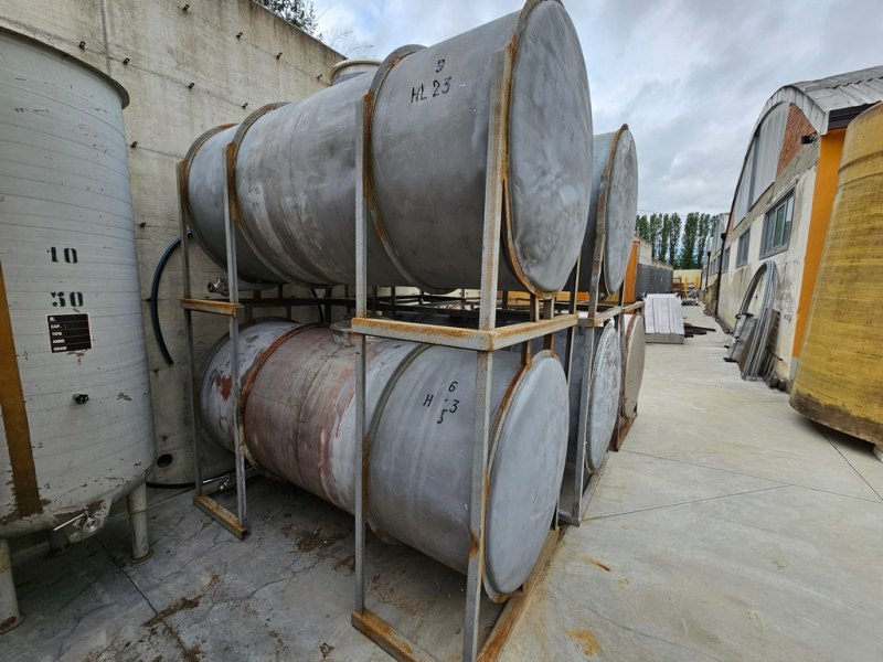 SERIES OF HORIZONTAL STAINLESS STEEL TANKS CAPACITY 2200/2300 LITRES (HL 22/23) STORAGE/TRANSPORT MODEL, WITH IRON FRAME, SECOND-HAND EQUIPMENTS