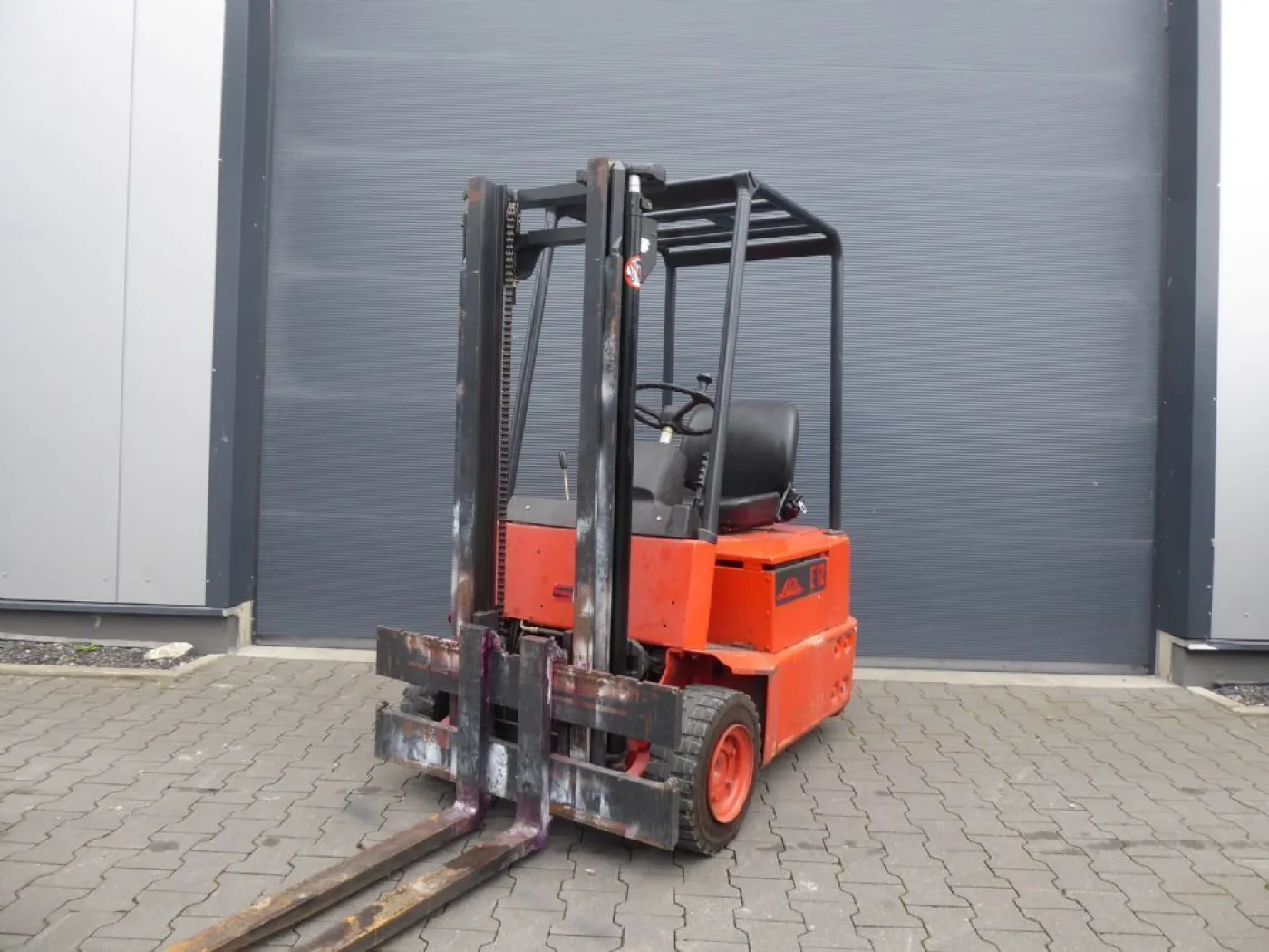 Linde E12 - 1