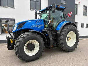 Schlepper New Holland T 7.275 AC HD