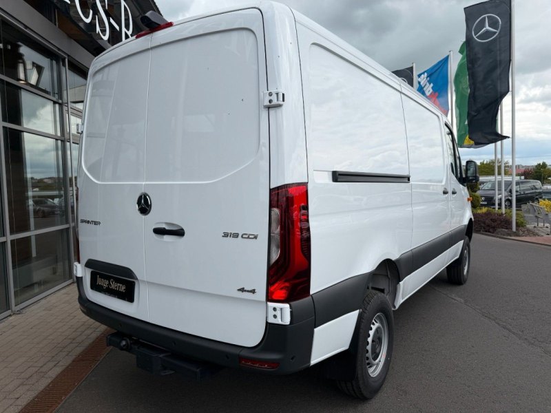 Mercedes Benz Sprinter 319 CDI 4x4 Air Conditioning AHK DISTRONIC