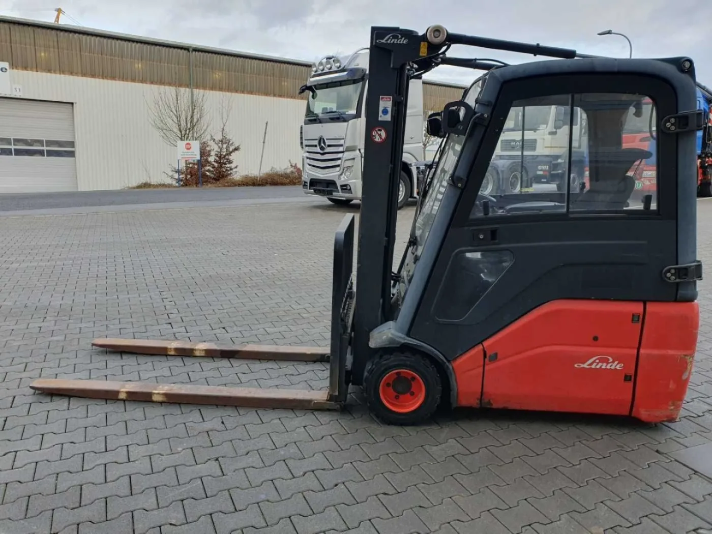 Linde E18 - 01 / Triplex: 4.50m! / SS / nur 5.672h! - 7