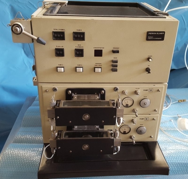 CROMATOGRAFO IN FASE LIQUIDA – PERKIN ELMER – MOD. SERIE 2