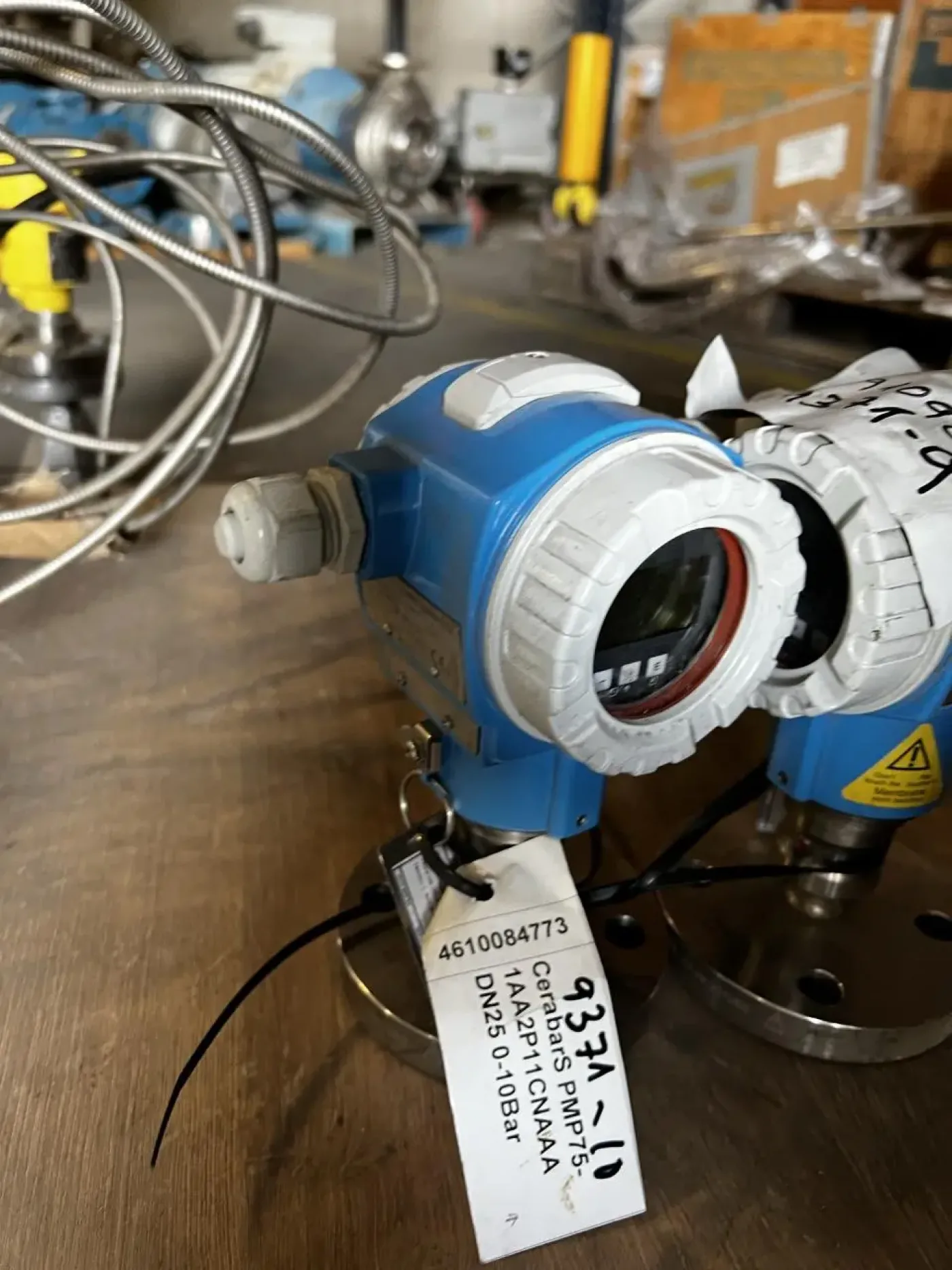 PRESSURE INDICATORS C7057 - 1