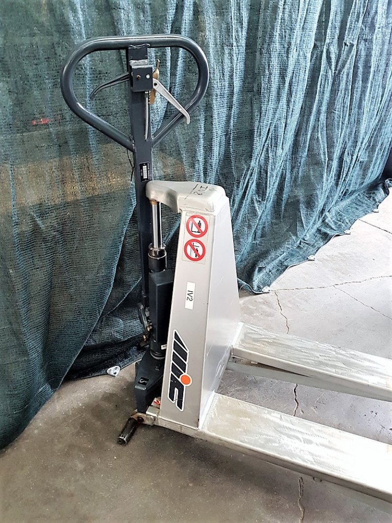 TRANSPALLET CON SOLLEVAMENTO A POMPA MANUALE – MIC MOD. TMXV/GV54X115