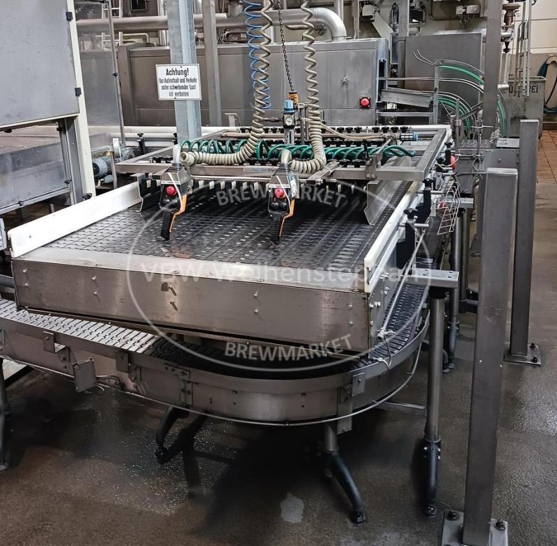 Bottle filling line for disposable bottles