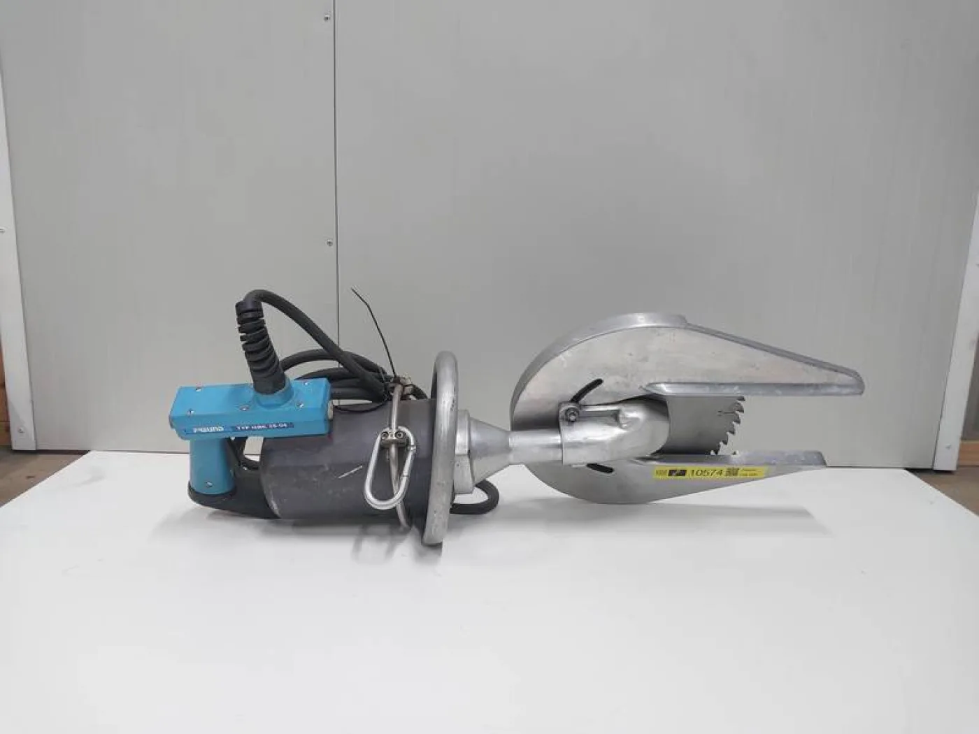 Leg and horn saw - 2
