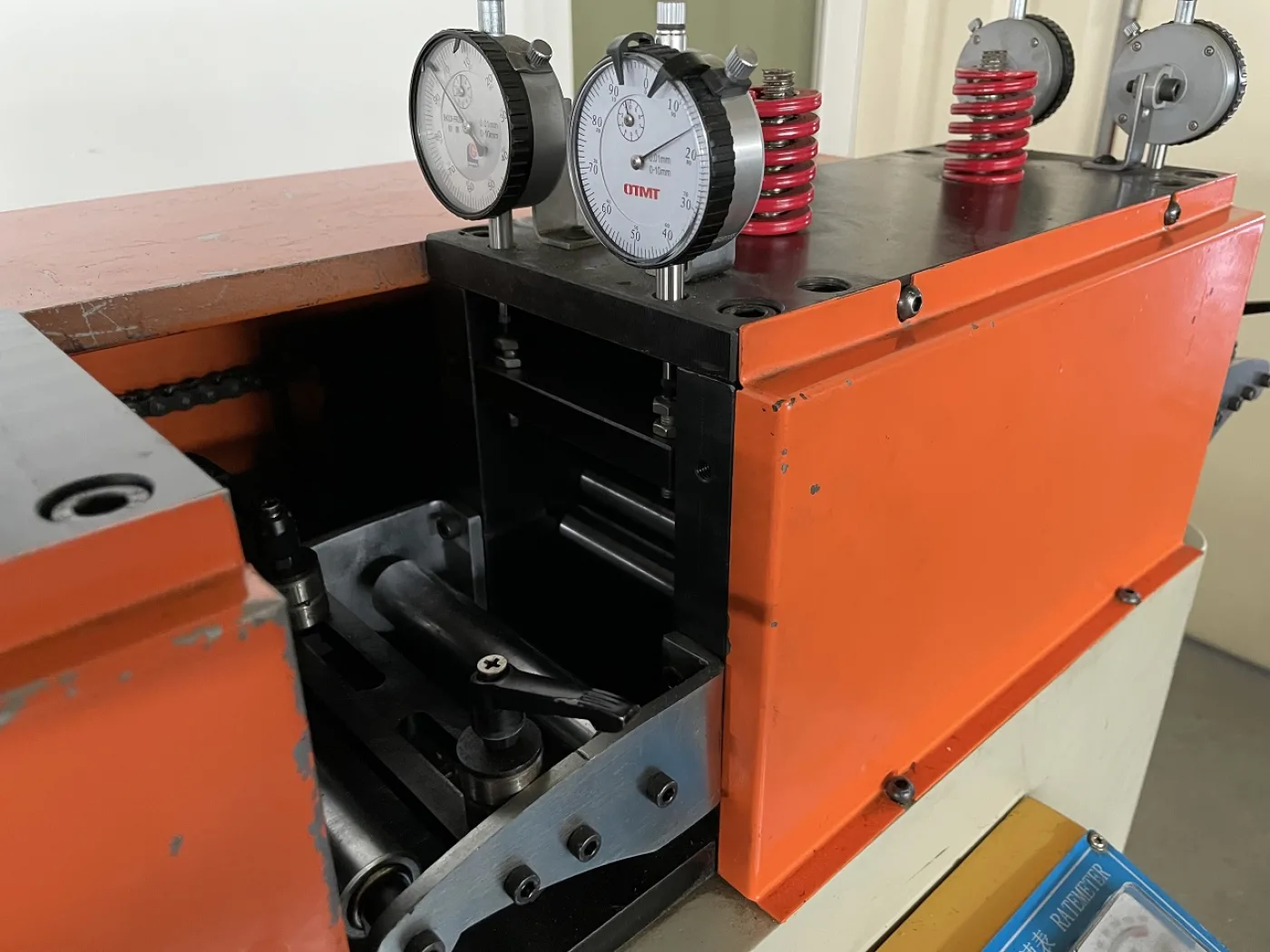 REDRESSEUR DE BANDES “HFA” TYPE JMS-100 - 3