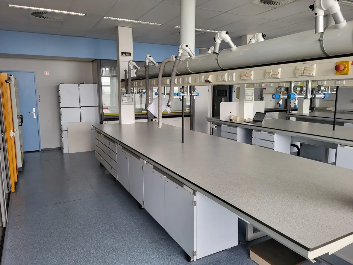 1923 – Used S+B Island table (530 cm) - 3