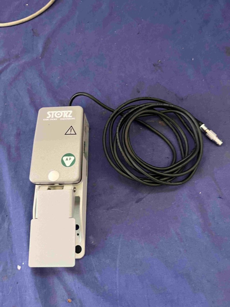 20010130 foot pedal (Like new)