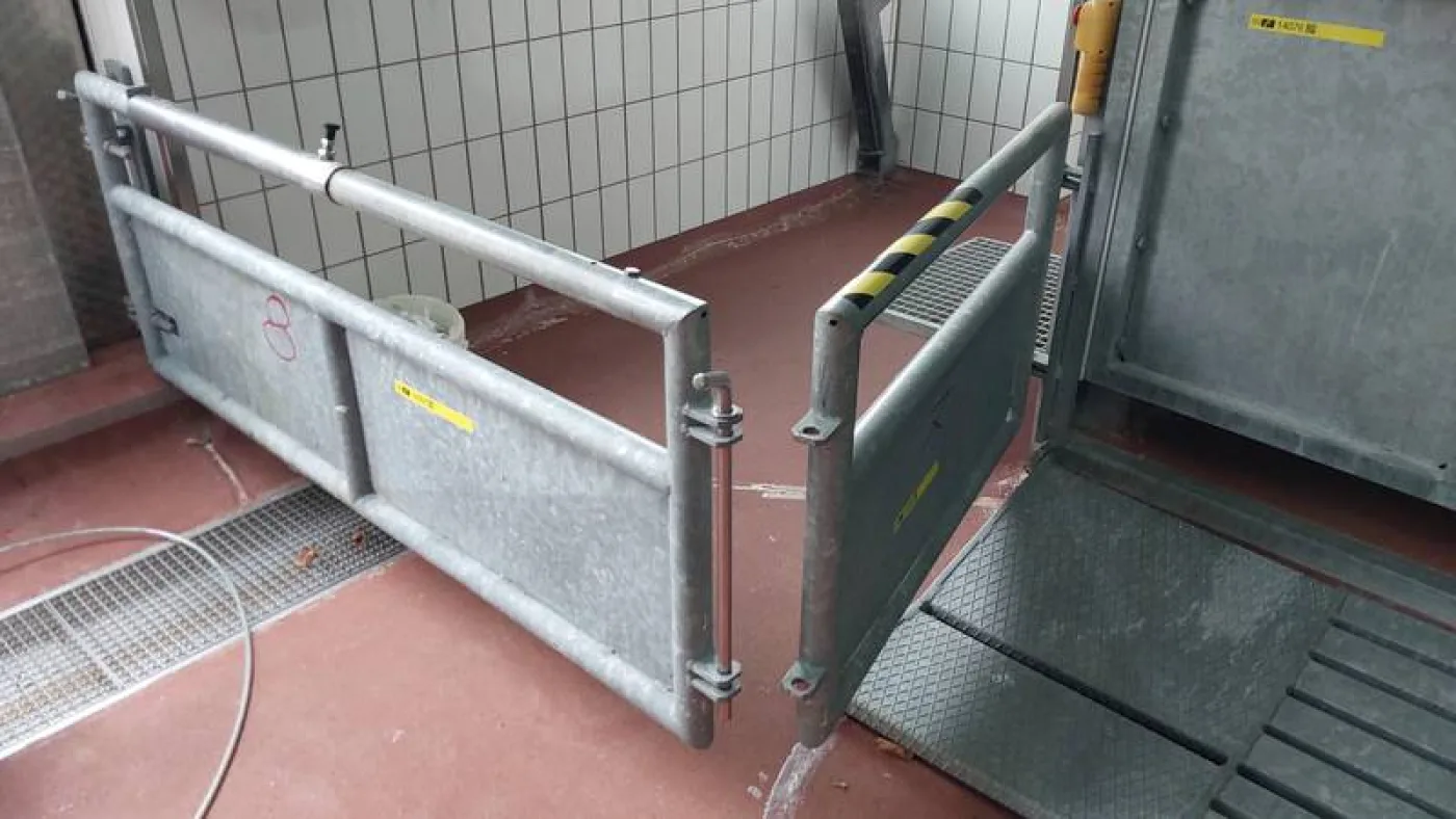 Stable gates - 6