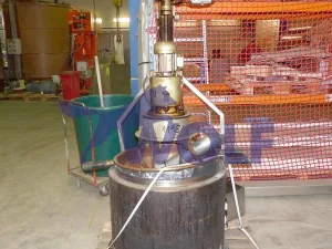 Krokant-Kochrührwerk HOPPE - Type KR-30 mit Kupferkessel und Gasbrenner.