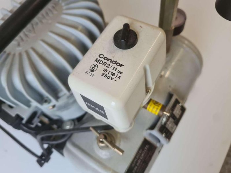 Jun-Air 6-J Mini Air Compressor