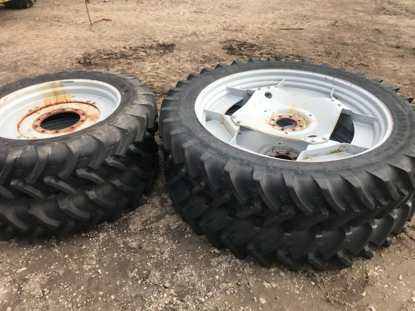 Miscellaneous - ROWCROP 320/90R50,320/85R34 - 1