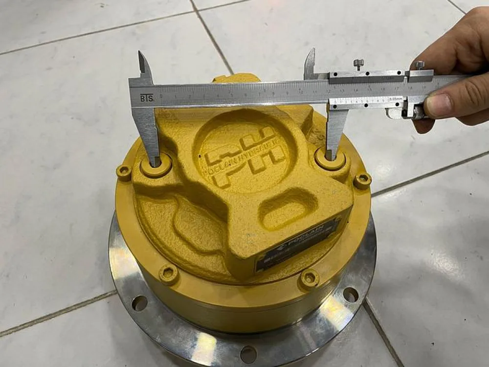 Bomag Fahrmotor (Poclain) 05816293