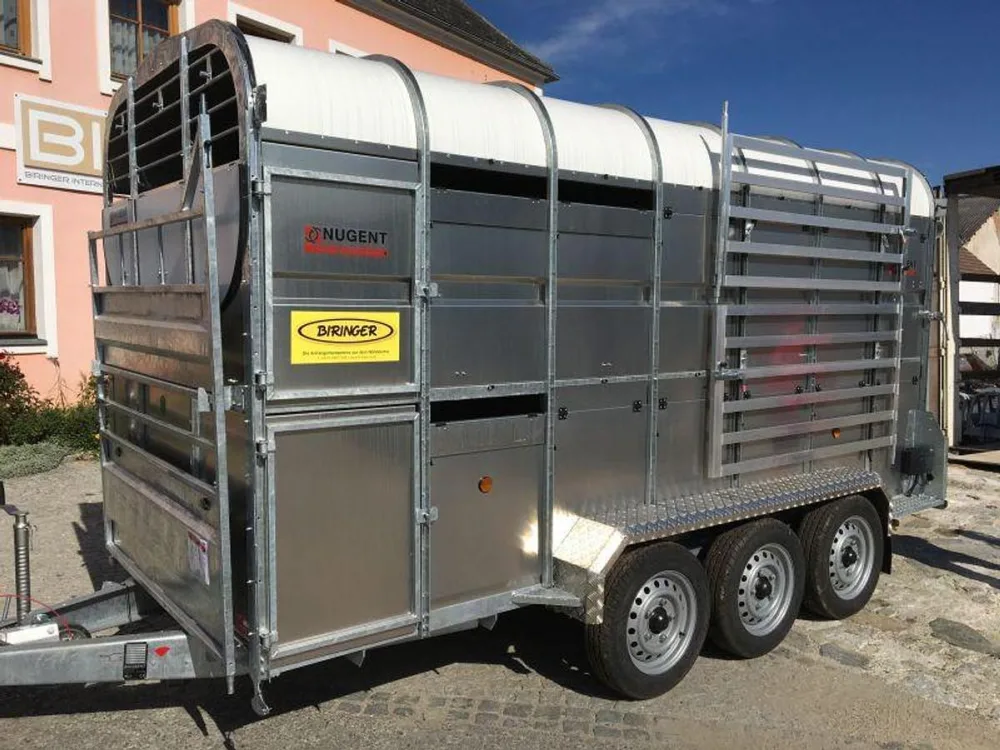 NUGENT Viehanhänger LH4318T SD hoch - im Zulauf
