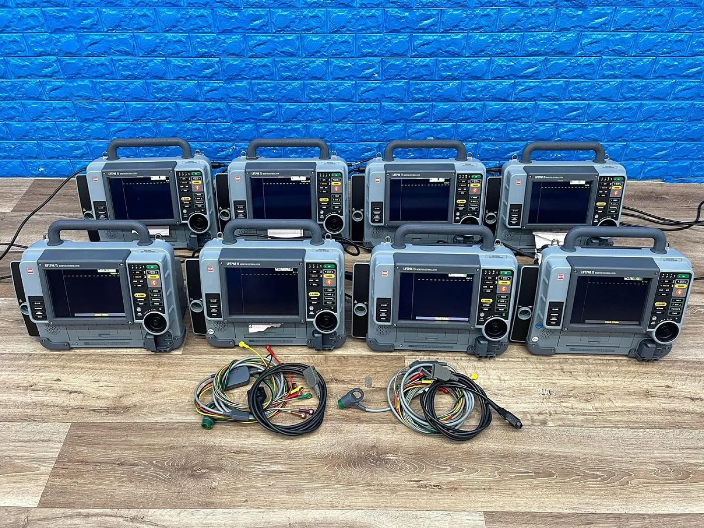 PHYSIO-CONTROL Lifepak 15 Defibrillator 6x 2018 2x 2013 V15-2 Defibrillator - 3