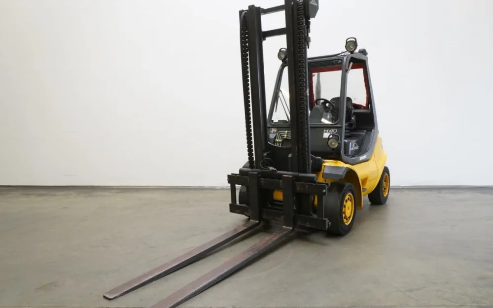 Frontstapler Linde H 40 T 352-04 (2000)