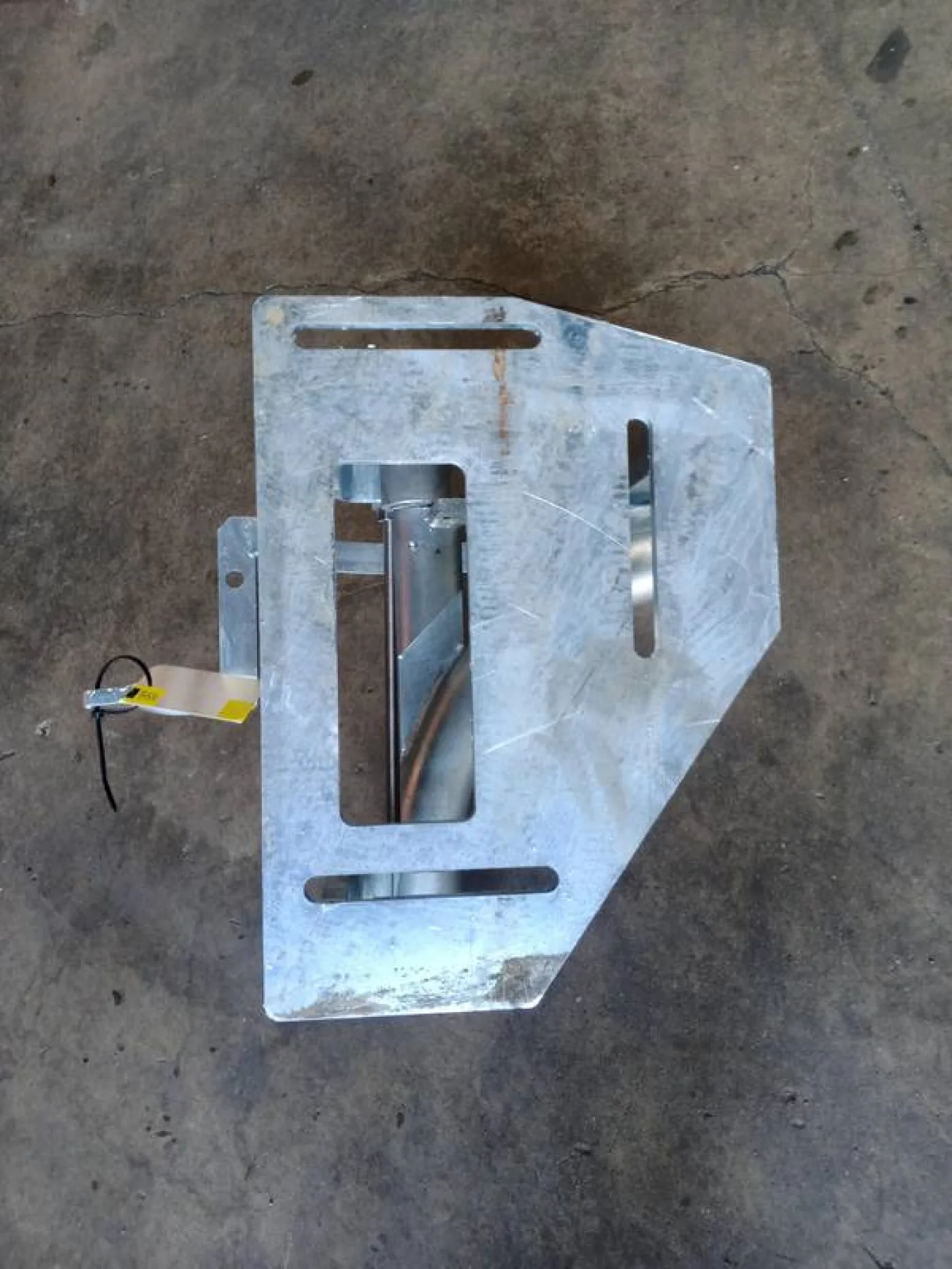 Switch right inside 90°. Tube height 15 cm. On plate - 4
