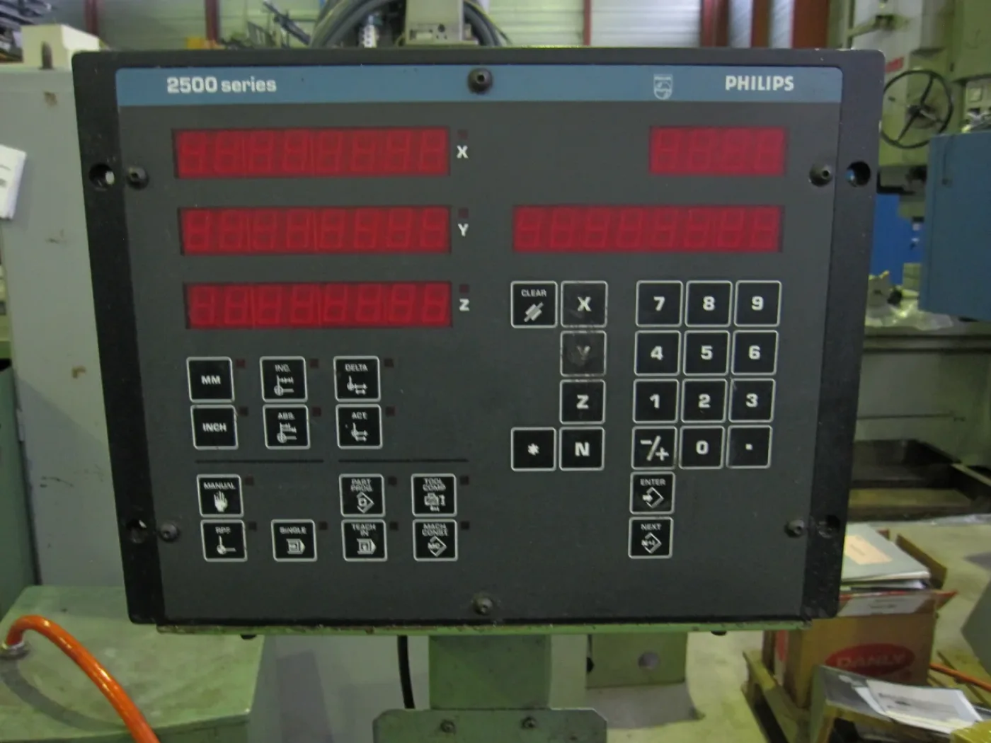 016476 - HAUSER 3 DR - 2