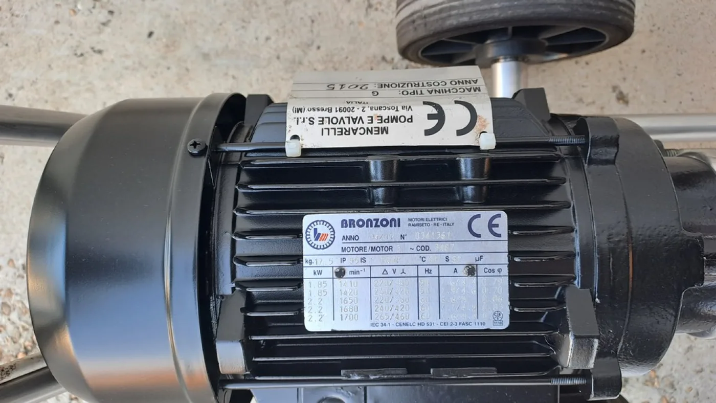 MENCARELLI PUMP MODEL G90 WITH FOOD NEOPRENE IMPELLER AND REVERSING SWITCH POSITIONED ON THE TROLLEY, SECOND-HAND MACHINE - 2