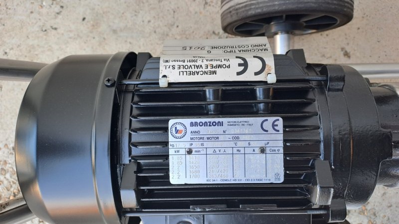 MENCARELLI PUMP MODEL G90 WITH FOOD NEOPRENE IMPELLER AND REVERSING SWITCH POSITIONED ON THE TROLLEY, SECOND-HAND MACHINE