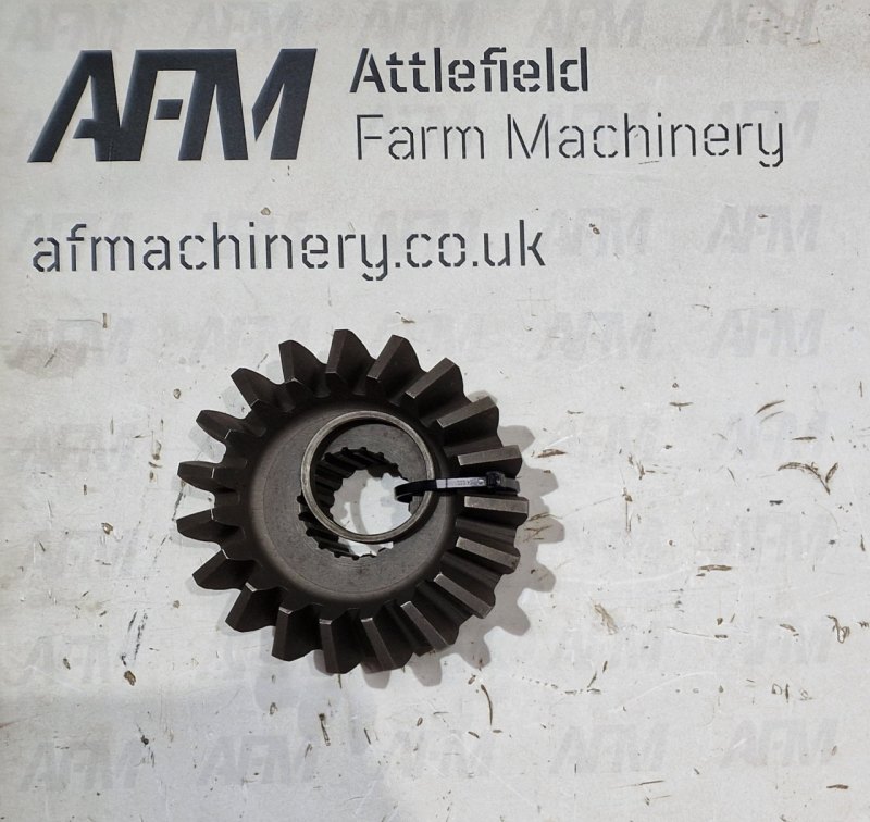 McConnel Gear &amp; Spacer 19 Tooth SR20 Centre Gearbox- 00770729