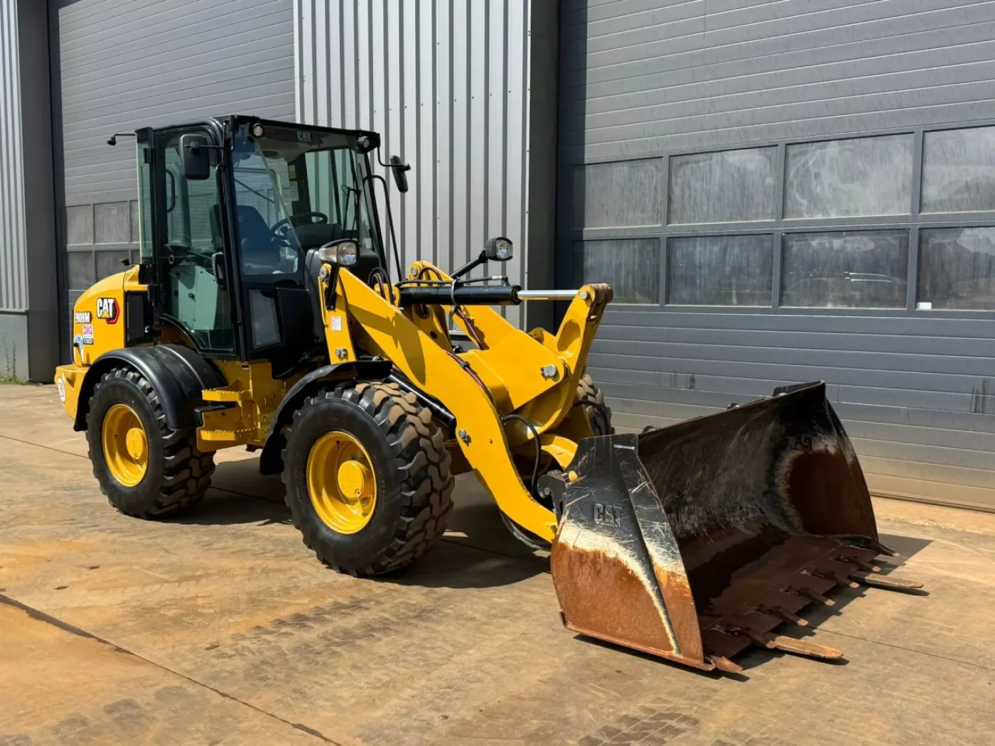 Caterpillar 908M - 4
