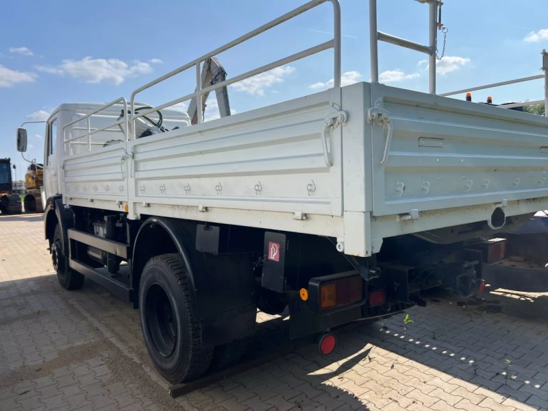Mercedes-Benz 1017 4X4 ex army reconditioned white with crane