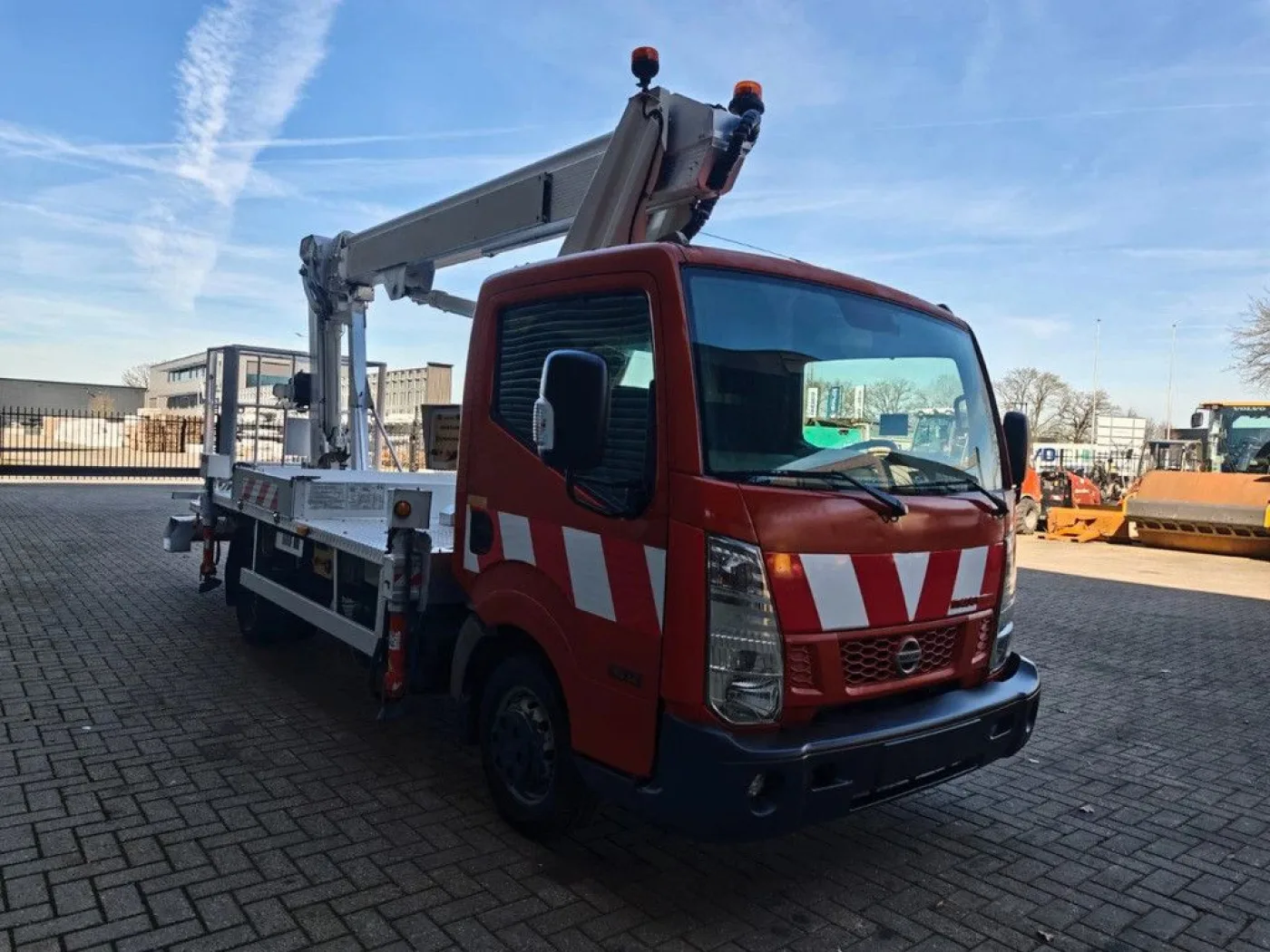 Nissan Cabstar 35.12 NT400 Multitel MJ201 - 7