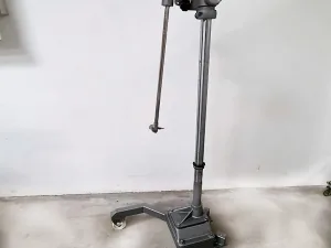 AGITATORE CARRELLATO PNEUMATICO