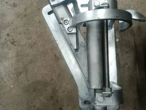 Switch right inside 25°. Tube hight 15 cm.