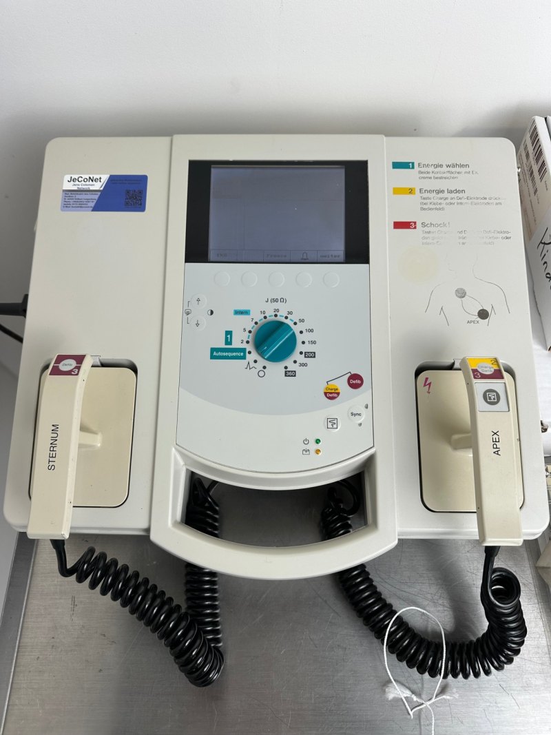 GE Defibrillator CardioServ 2002