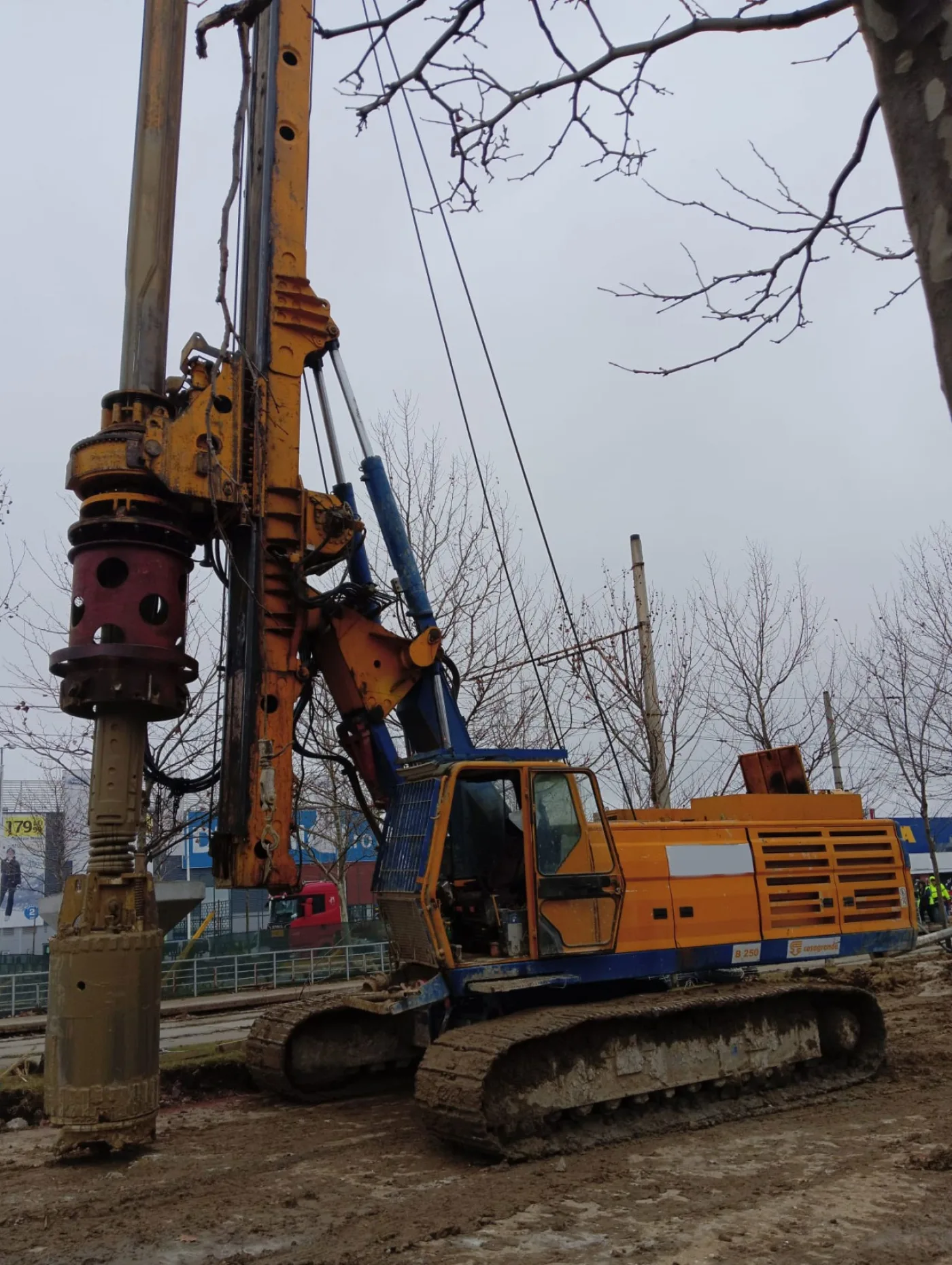Soilmec SR-90 CFA Piling Rig - 3