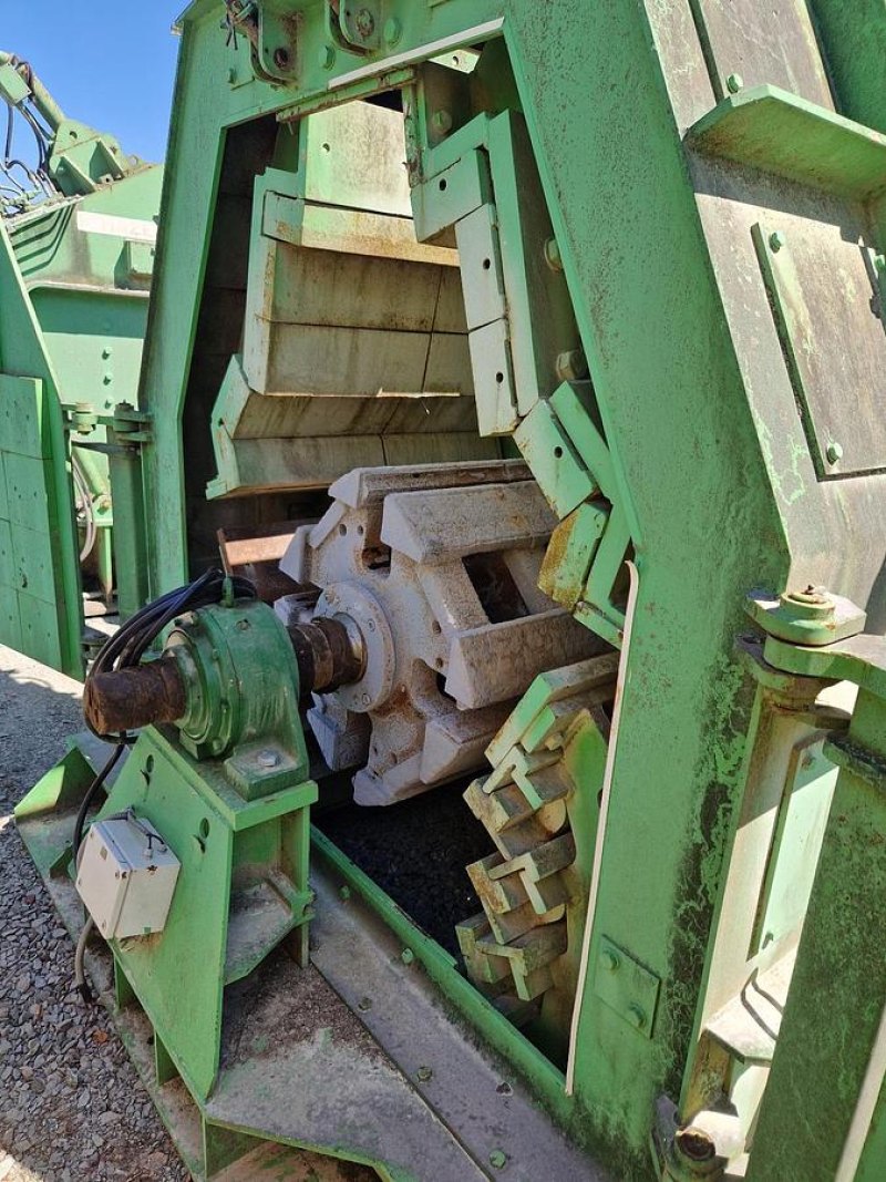 2006 Hazemag AP VM 1010 Tertiary Impact Crusher