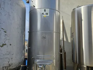 STAINLESS STEEL TANK CAPACITY LITERS 3000 (HL 30) ABOUT STORAGE MODEL WITH TOTAL INSULATION, SECOND-HAND EQUIPMENT