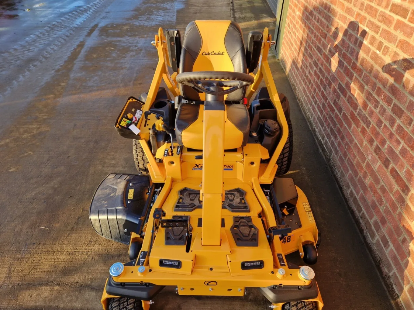 Cub Cadet XZ8 S122 Zero Turn Lawnmower - 6