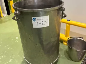 STAINLESS STEEL TANK WITH WHEELS